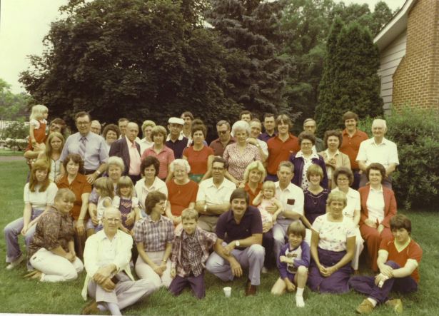 Old Reunion Group Photo4